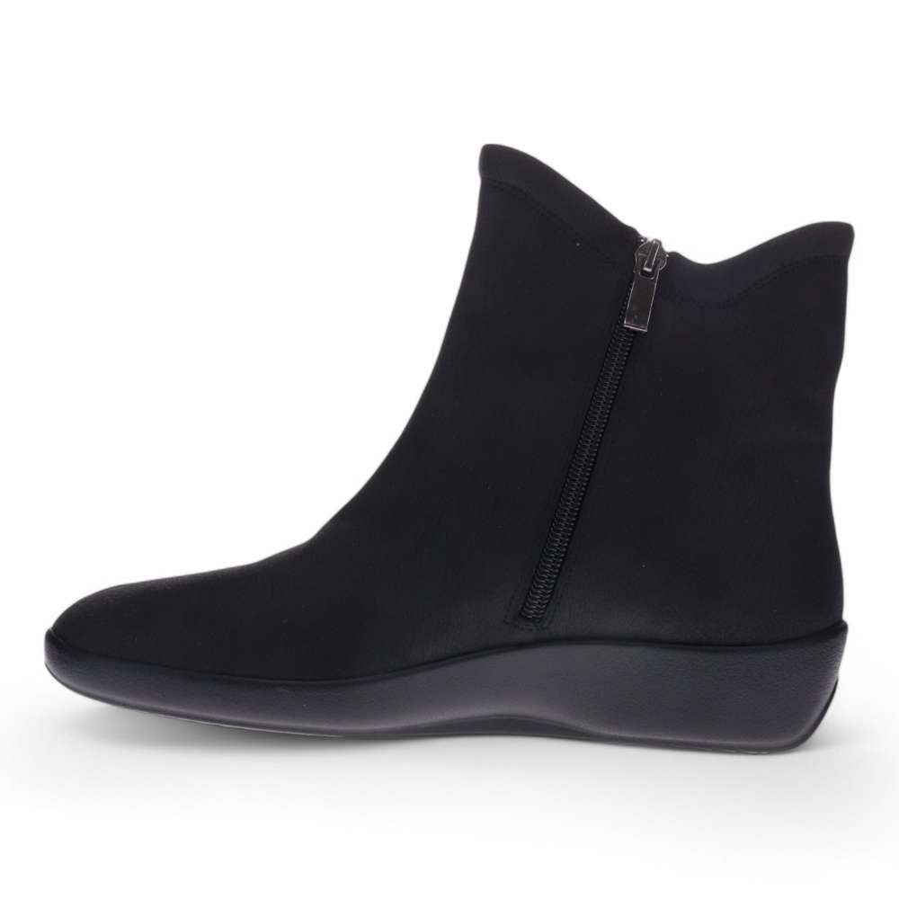 Karla Boots - Black