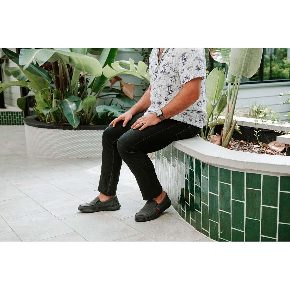 Harbour Slip On - Black